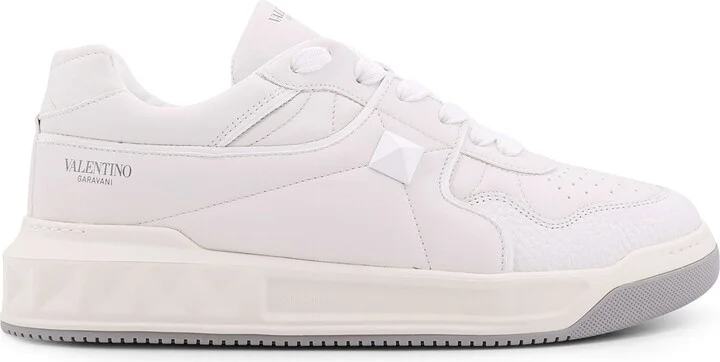 One-Stud Low-Top Valentino Garavani Leather Sneakers