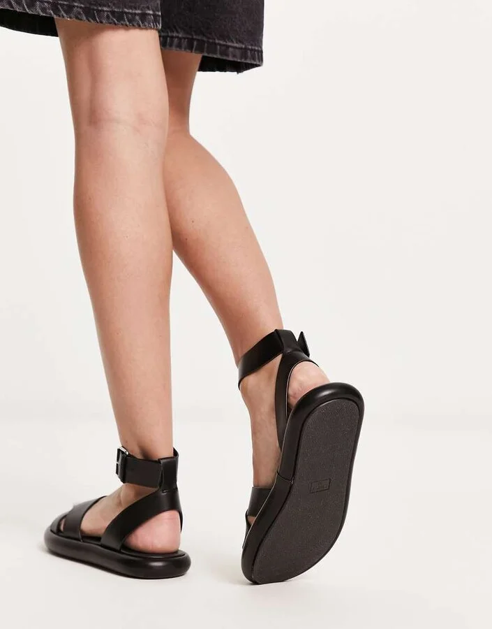 Only cross front buckle sandals in black - Image 4