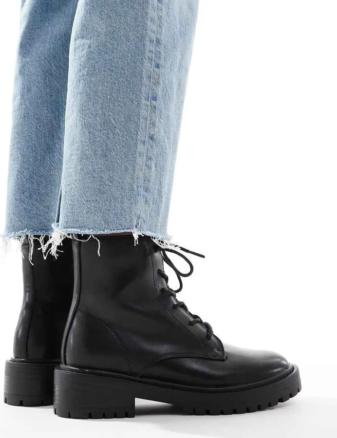 ONLY faux leather lace front chunky boots in black - Image 3
