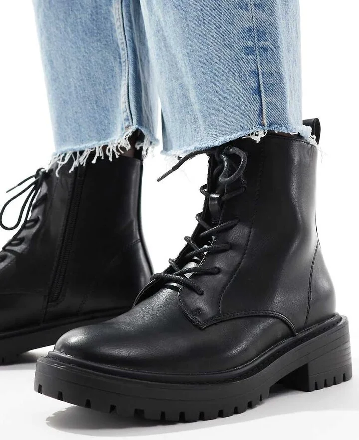 ONLY faux leather lace front chunky boots in black - Image 4