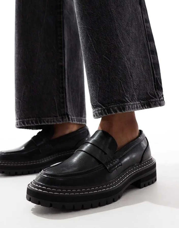 Only loafer with contrast stitching in black - Image 3