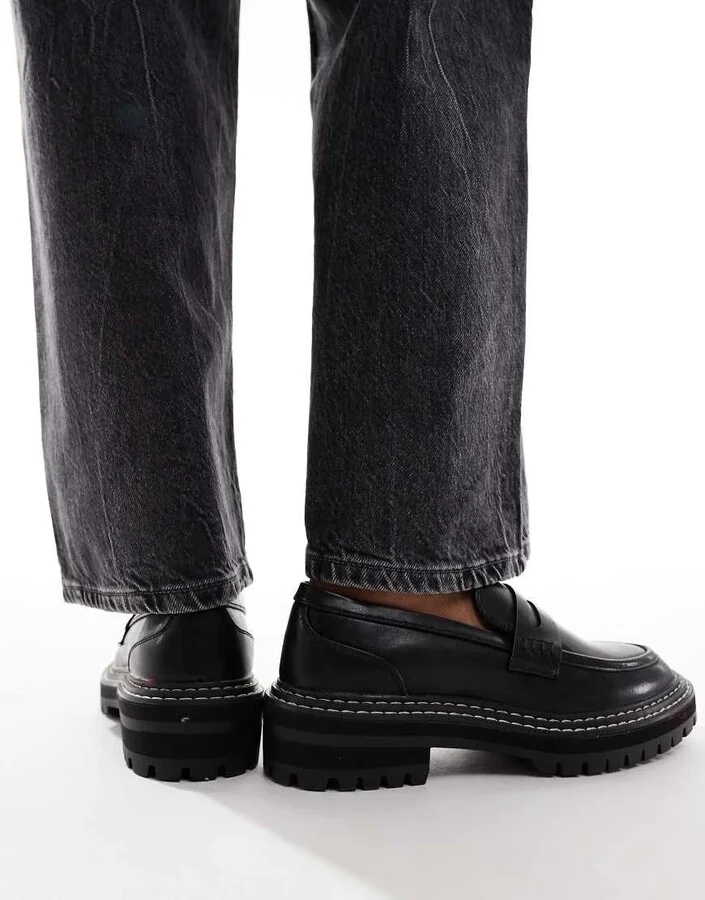Only loafer with contrast stitching in black - Image 4
