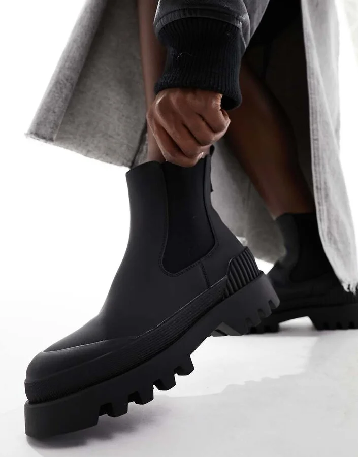 ONLY water resistant chunky platform boots in black - Image 4