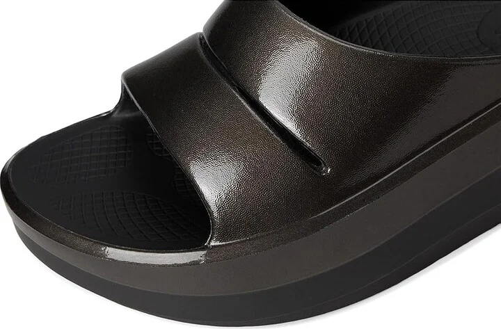OOFOS Oomega Ooahh Stacked Women's Wedge Shoes Titanium Mirror : 7 M - Image 7