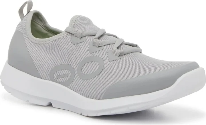 OOFOS OOmg Sport Sneaker