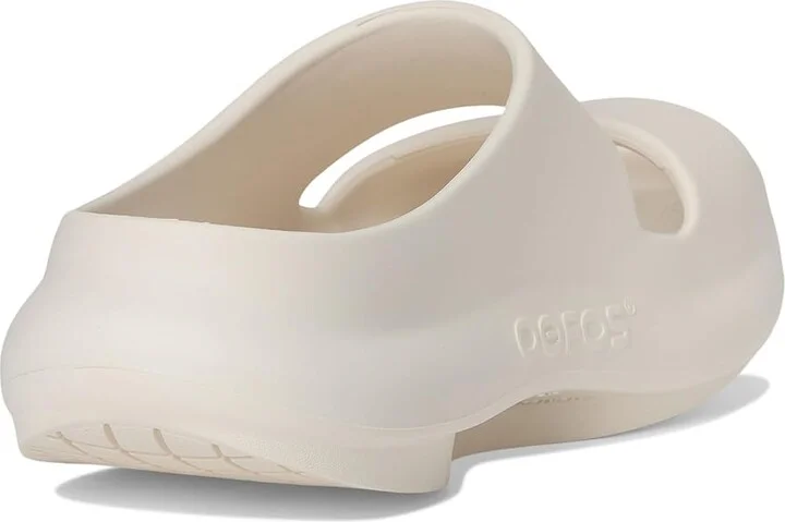OOFOS Ooyea Wedge Shoes Chalk : Men's 5 - Women's 7 Medium, Synthetic - Image 4