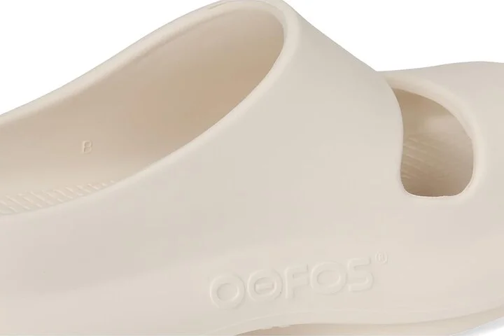 OOFOS Ooyea Wedge Shoes Chalk : Men's 5 - Women's 7 Medium, Synthetic - Image 7