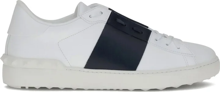 Open Sneakers