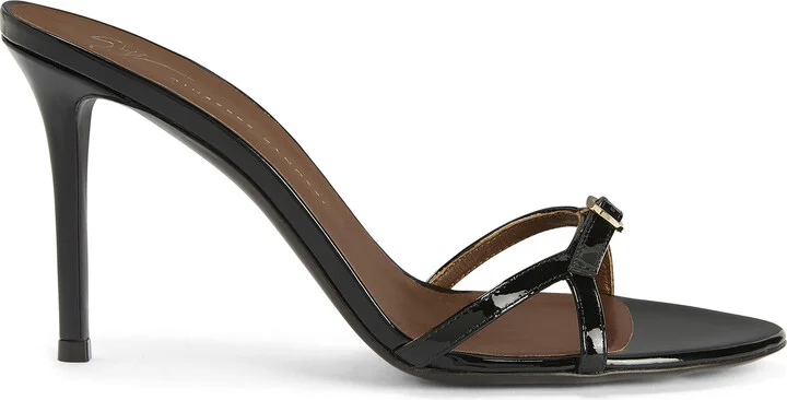 Ophelia Buckle 90