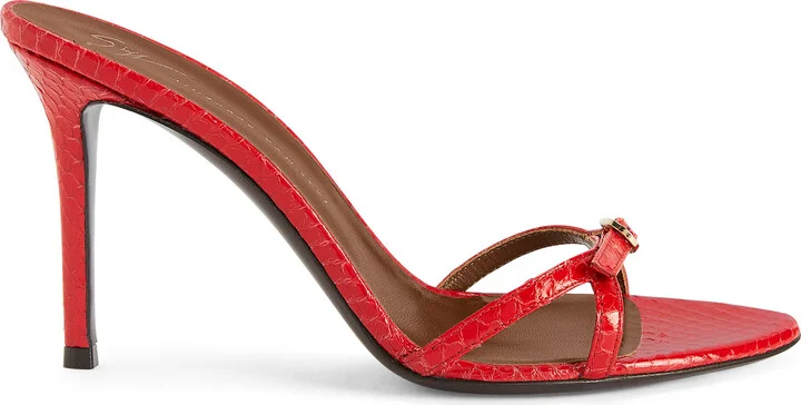 Ophelia Buckle 90