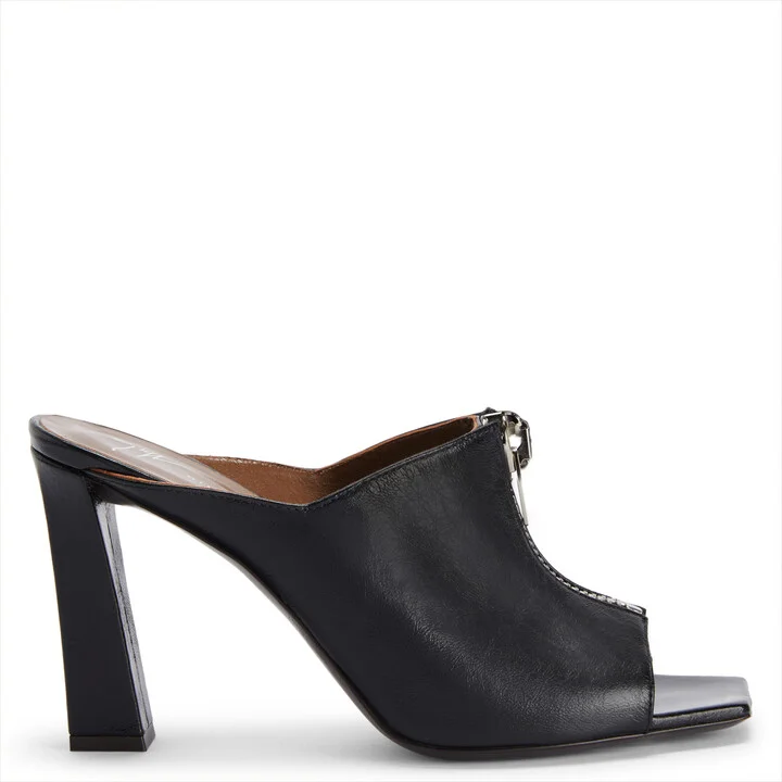 Oraine Mule