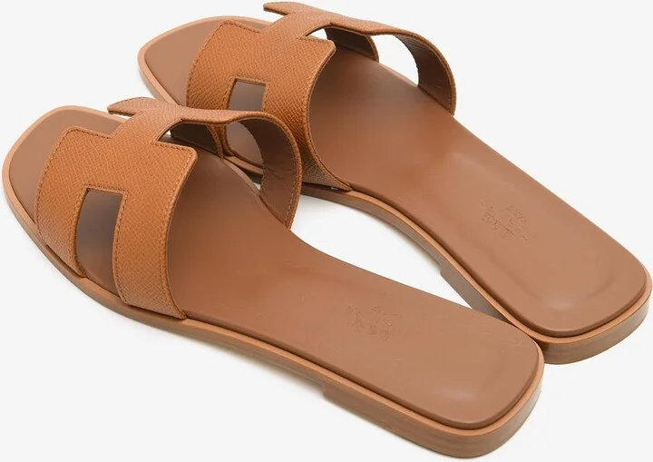 Oran H Cut-Out Sandal in Gold Epsom Heritage Calfskin - Image 2