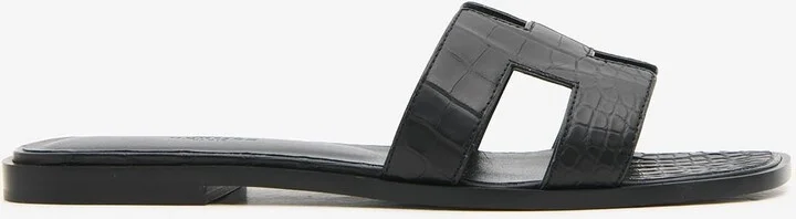 Oran H Cut-Out Sandals in Black Matte Alligator