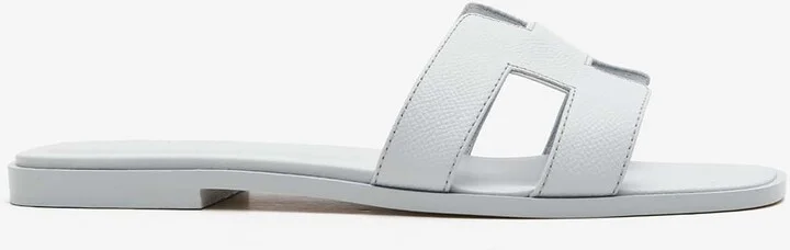 Oran H Cut-Out Sandals in Bleu Glacier Epsom Leather