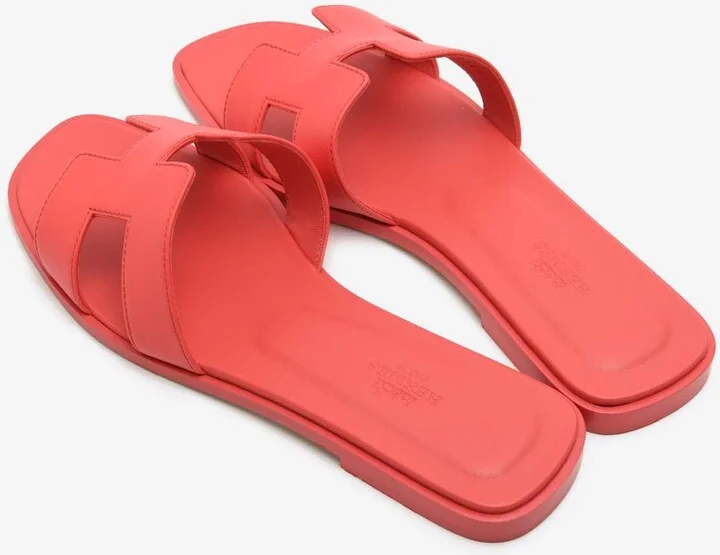 Oran H Cut-Out Sandals in Rose Vermillon Epsom Leather - Image 2
