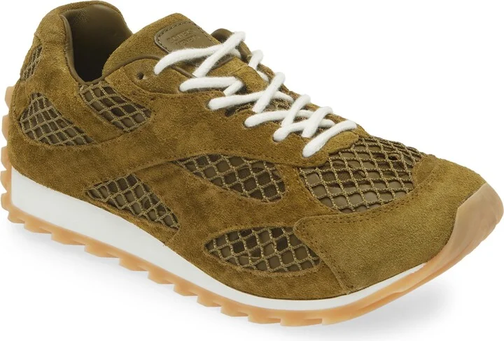 Orbit Low Top Sneaker