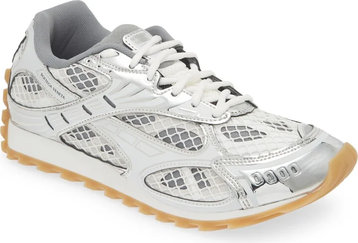 Orbit Low Top Sneaker