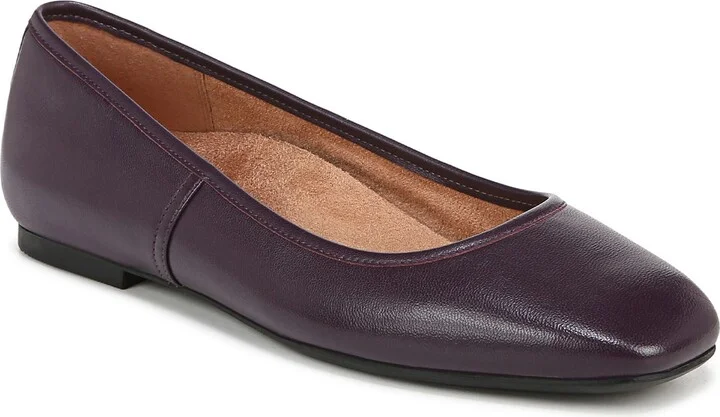 WINTER PLUM