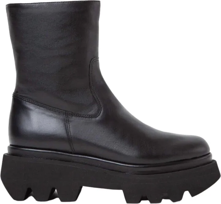 Osian Leather Ankle Boot In Iris Black