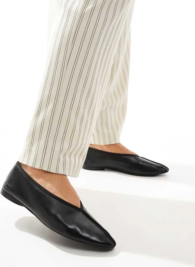 & Other Stories leather pointed ballet flats with front seam detail in black - Image 4
