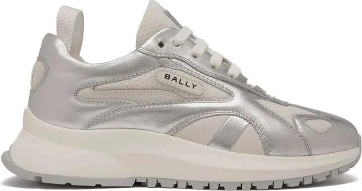 Outline sneakers