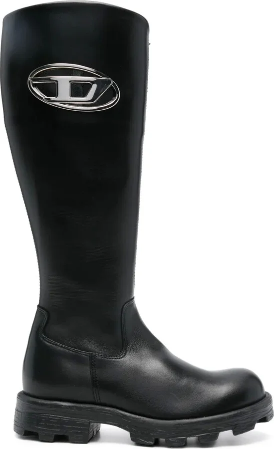 Oval D-logo boots