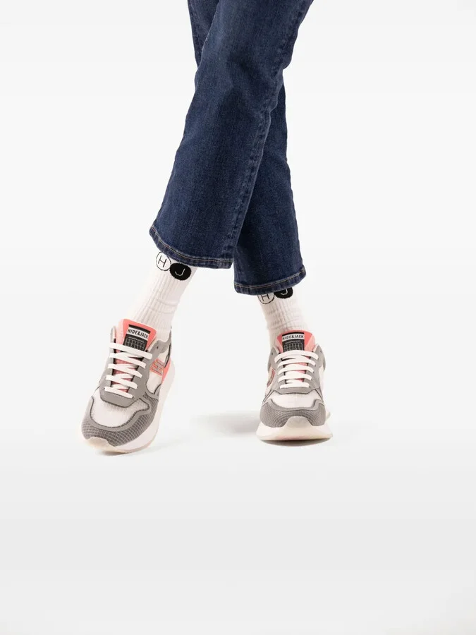 Over sneakers - Image 5