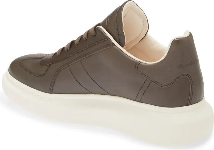 Oversized Retro Sneaker - Image 2
