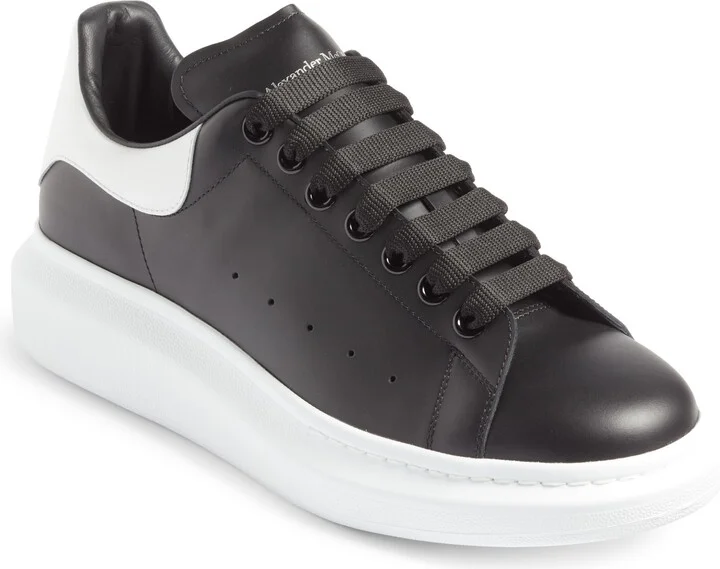 Oversized Sneaker
