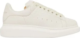 Oversized sneakers
