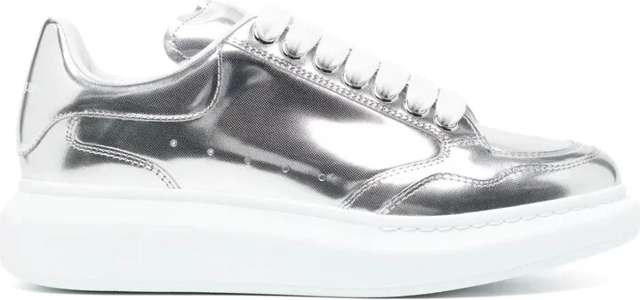 Oversized sneakers