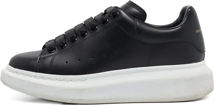 Oversized sneakers