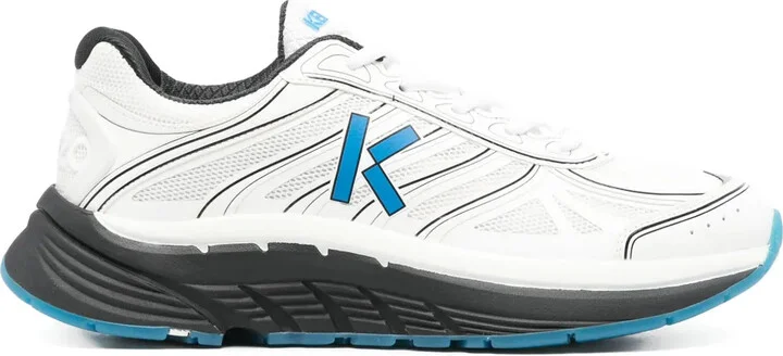 Pace sneakers