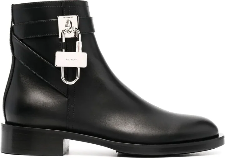 Padlock-Detail Boots