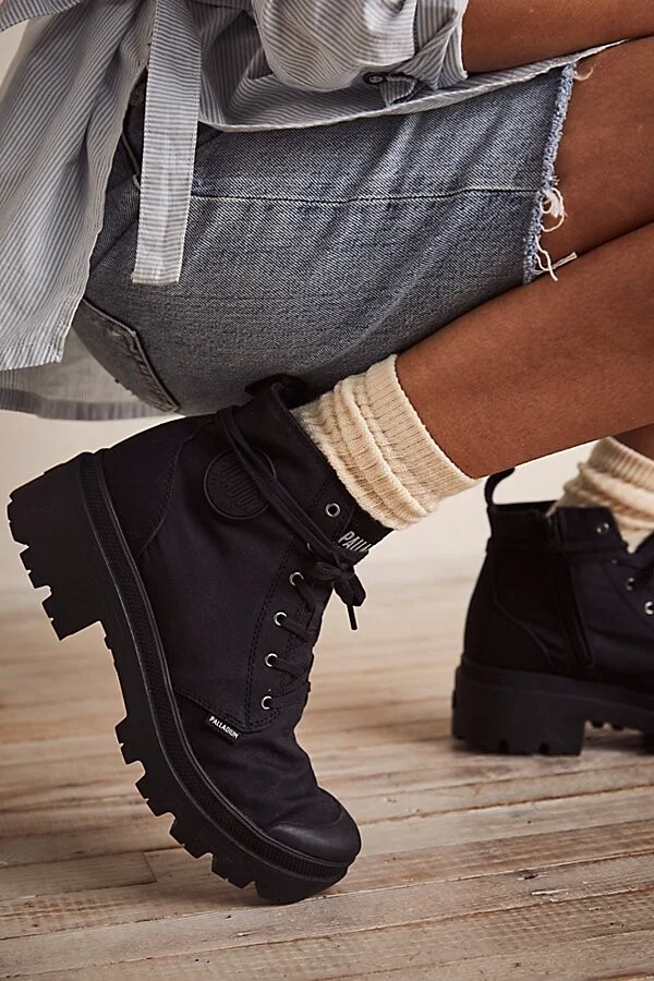 Black/black