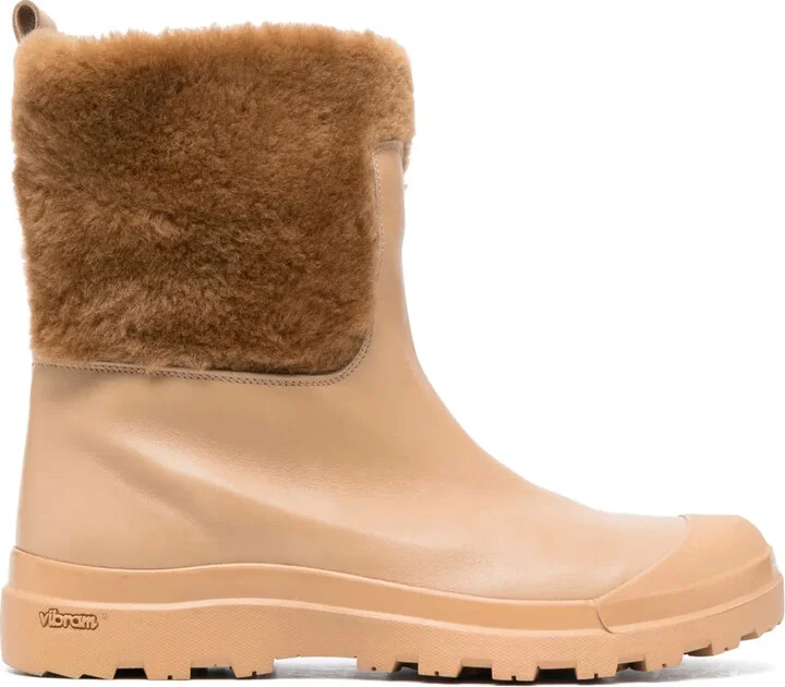 Pallet 117 flat boots