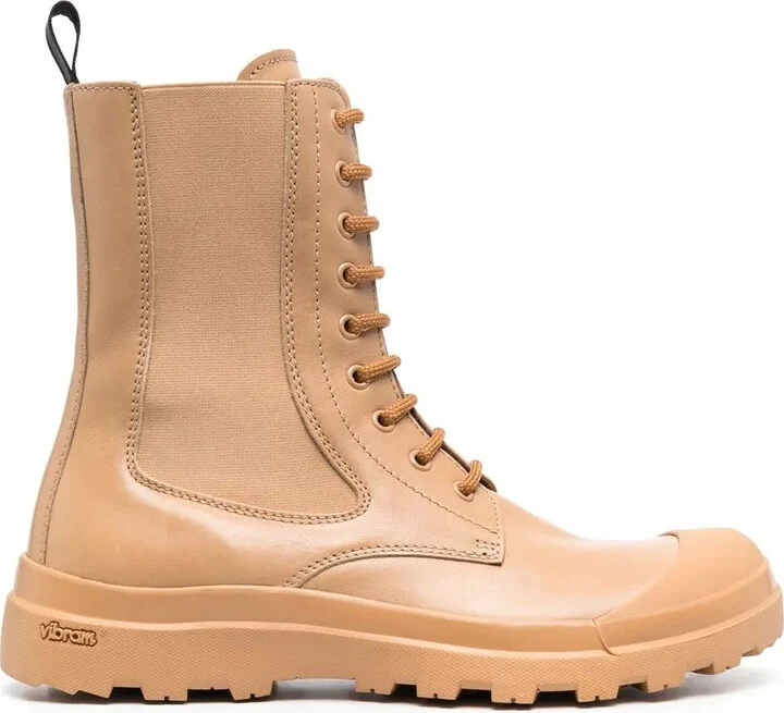 Pallet leather boots