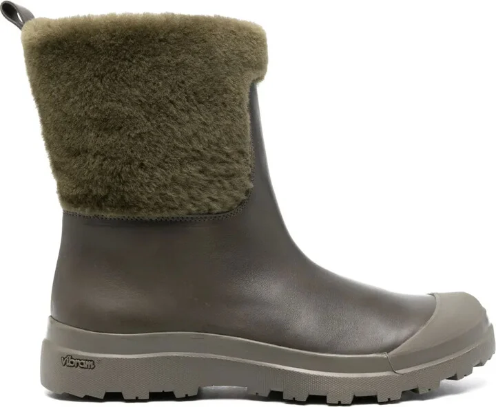 Pallet shearling boots