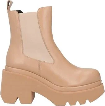 Paloma Barceló Woman Ankle boots