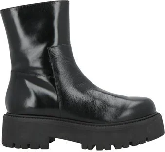 Paloma Barceló Woman Ankle boots