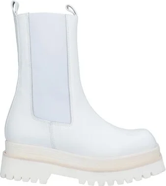 Paloma Barceló Woman Ankle boots