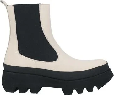 Paloma Barceló Woman Ankle boots
