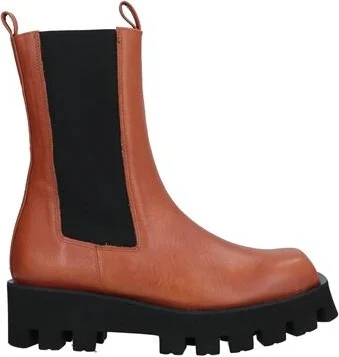 Paloma Barceló Woman Ankle boots