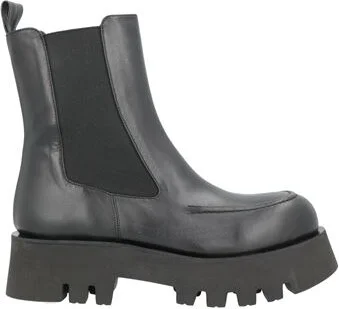 Paloma Barceló Woman Ankle boots
