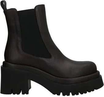 Paloma Barceló Woman Ankle boots