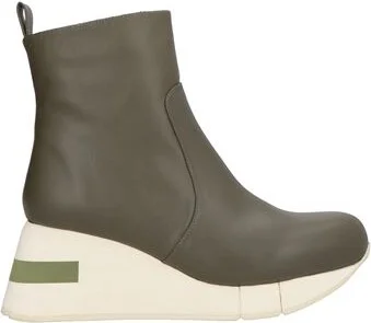 Paloma Barceló Woman Ankle boots