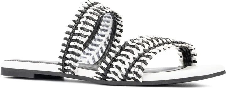 BLACK/ WHITE