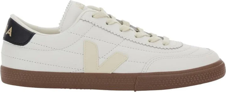 'Panenka' White Low Top Sneakers With Logo Patch On The Side And Contrasting Heel With Logo Lettering In Leather Unisex