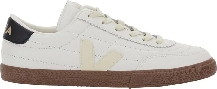 'panenka' White Low Top Sneakers With Logo Patch On The Side And Contrasting Heel With Logo Lettering In Leather Unisex