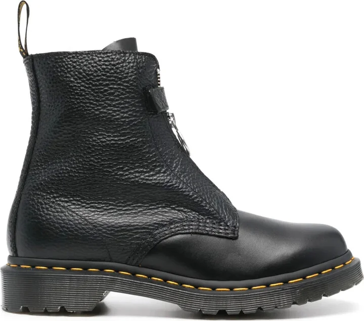 Pascal boots